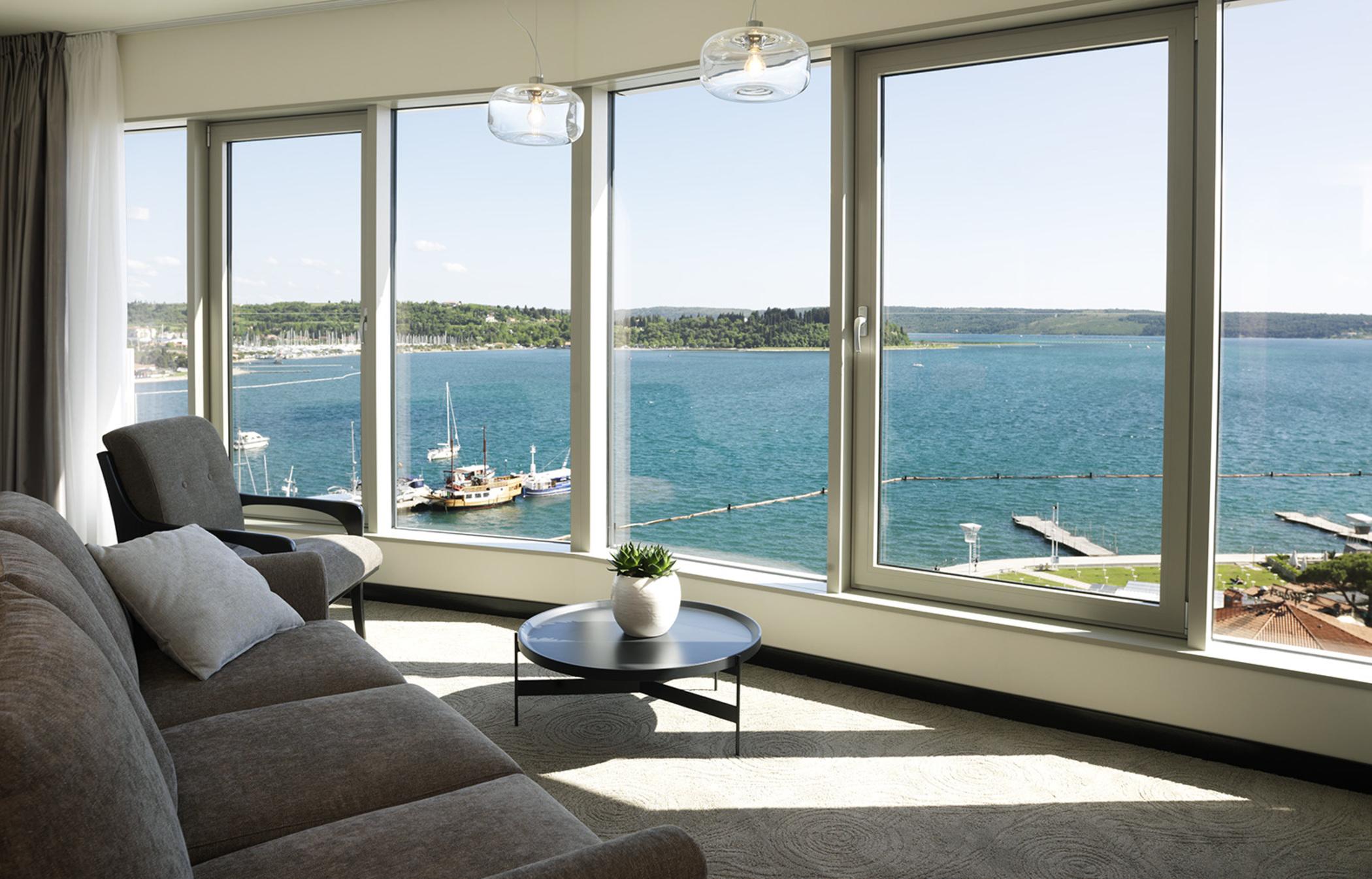 Hotel Slovenija - Terme & Wellness Lifeclass Portoroz Ngoại thất bức ảnh A view of the Lake from the hotel