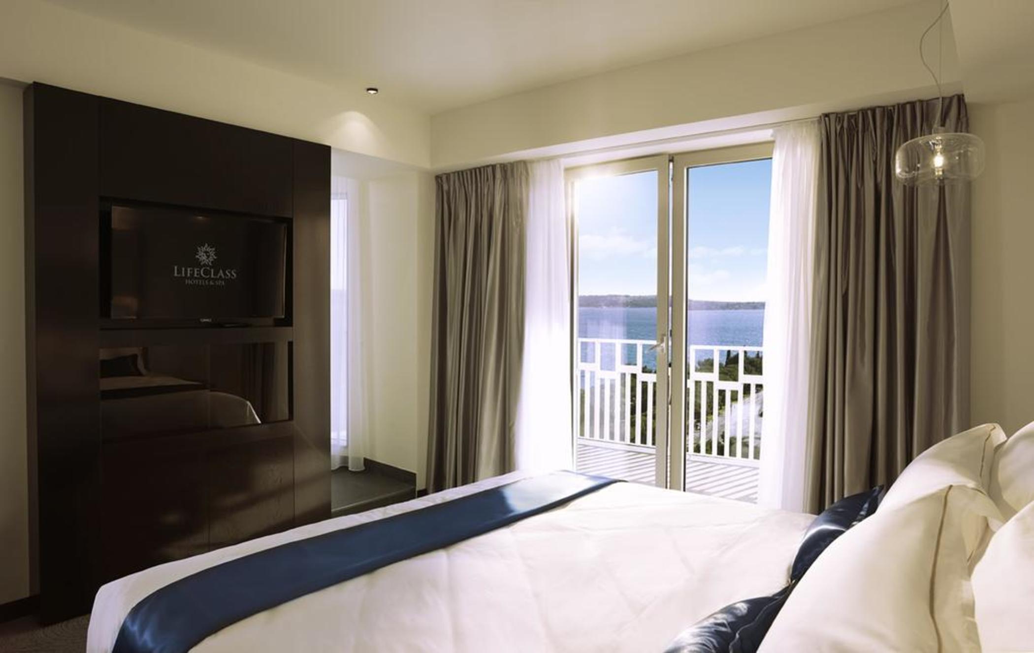Hotel Slovenija - Terme & Wellness Lifeclass Portoroz Ngoại thất bức ảnh Deluxe Ocean View Room