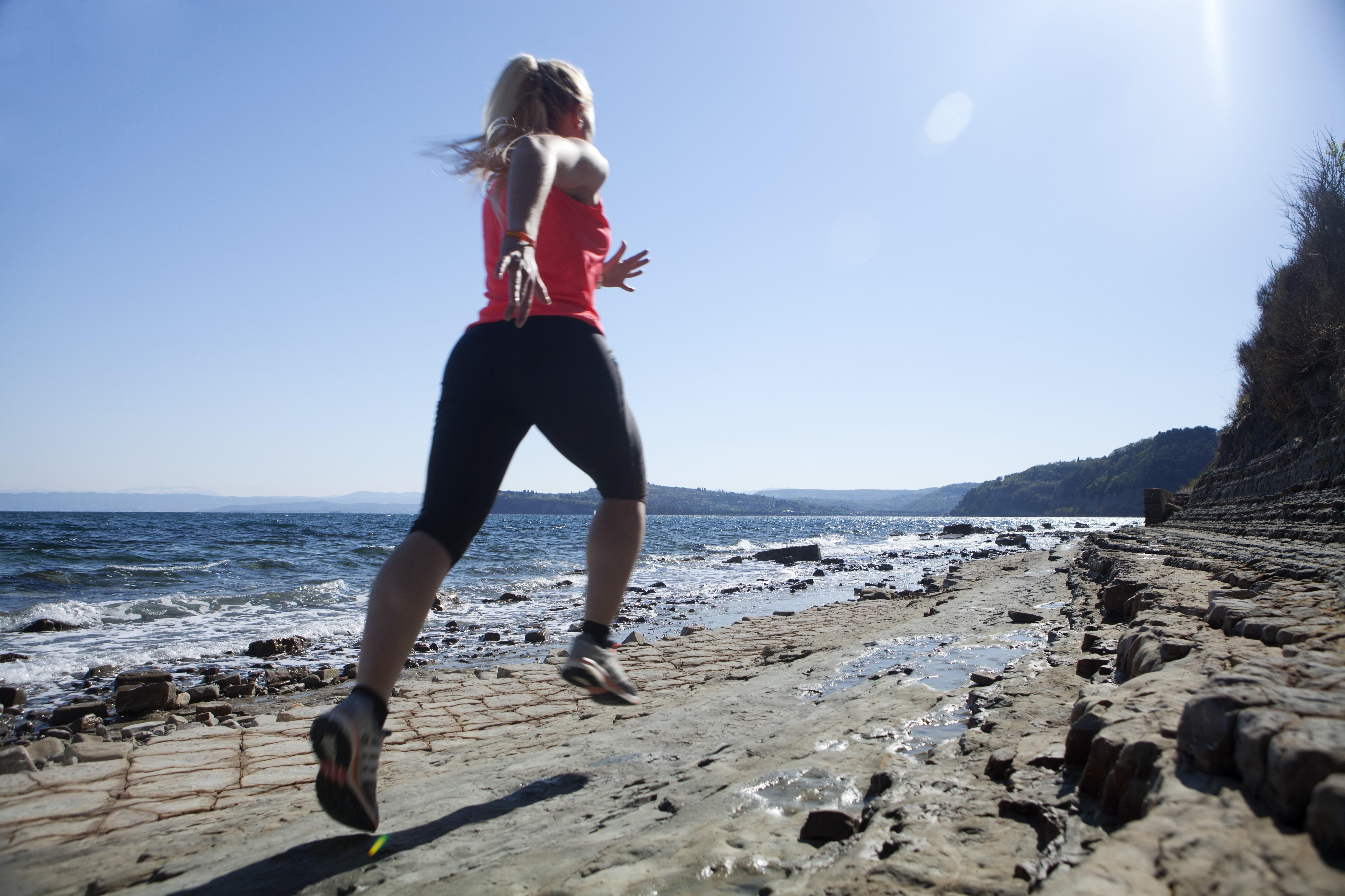 Hotel Slovenija - Terme & Wellness Lifeclass Portoroz Ngoại thất bức ảnh A woman trail running