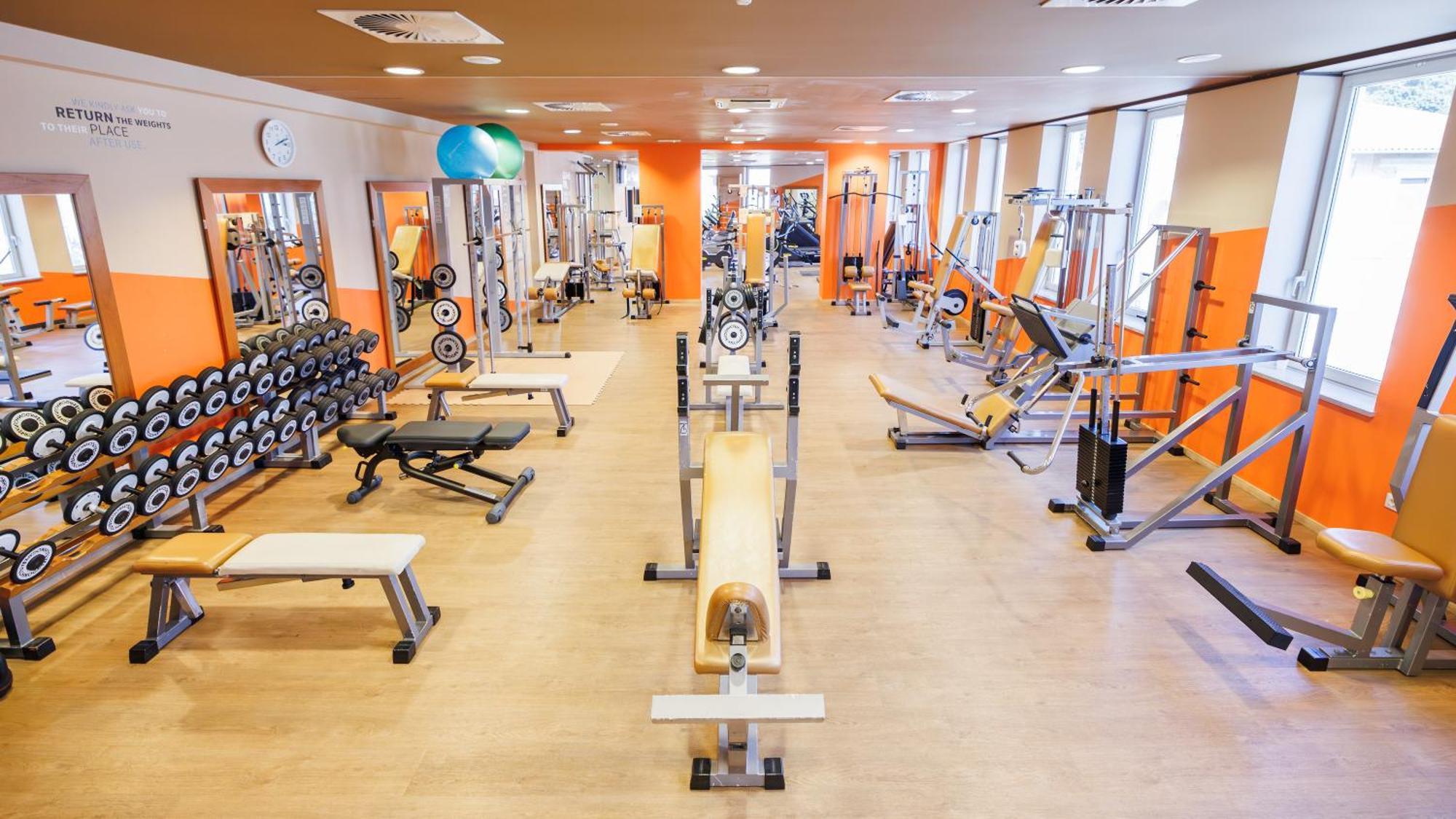 Hotel Slovenija - Terme & Wellness Lifeclass Portoroz Ngoại thất bức ảnh A typical gym