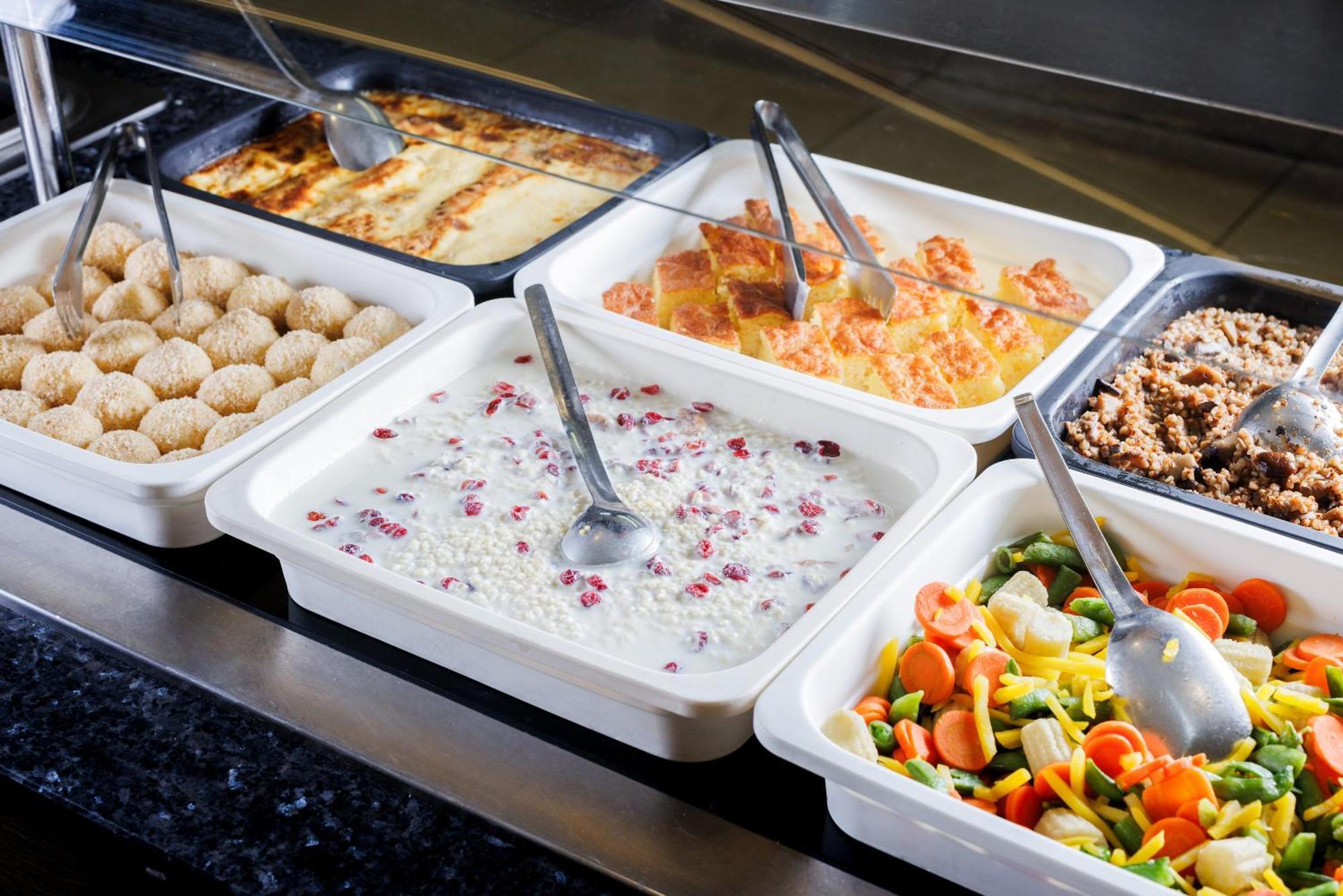 Hotel Slovenija - Terme & Wellness Lifeclass Portoroz Ngoại thất bức ảnh A selection of dishes at a buffet